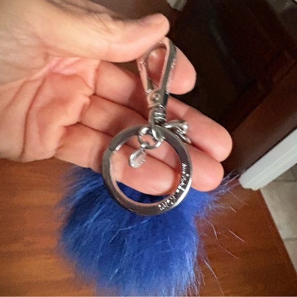 MK Key charms blue fur - Picture 4 of 4
